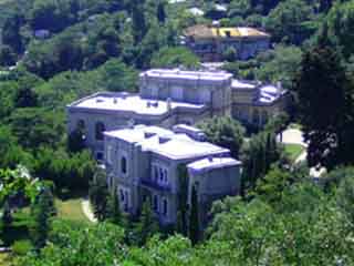  ヤルタ:  Crimea:  ウクライナ:  
 
 Yusupov Palace in Koreiz